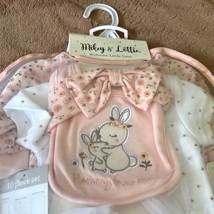 NWT Mikey & Lottie 0-3 Months Mommy Loves Me 10 Piece Set
